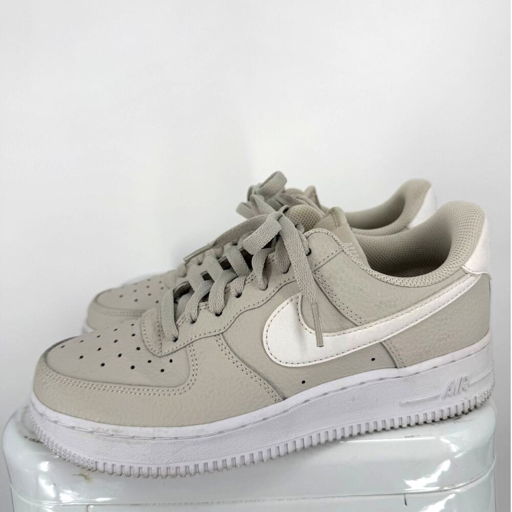 Nike Air Force 1 Low '07 Sneakers in Light Bone White Size Men's 6
